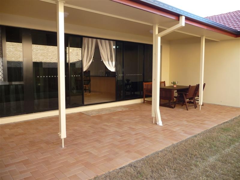 24 Sylvateere Crescent, Wakerley QLD 4154