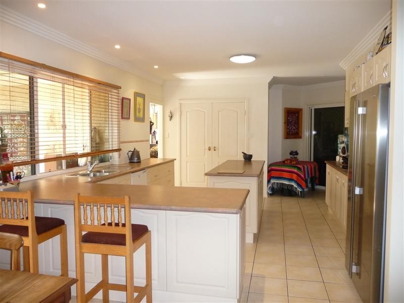 20 Clearmount Crescent, Carindale QLD 4152