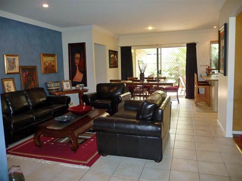 20 Clearmount Crescent, Carindale QLD 4152