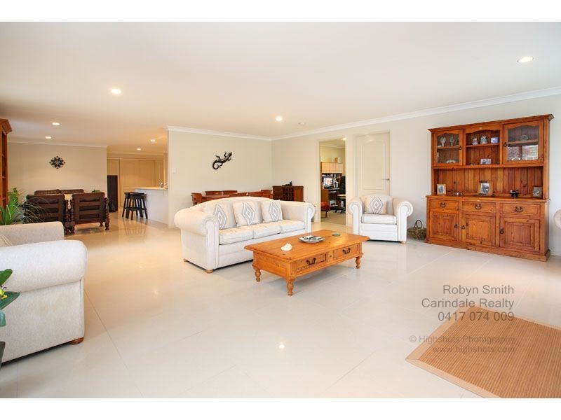 2 Holland Place, Carindale QLD 4152