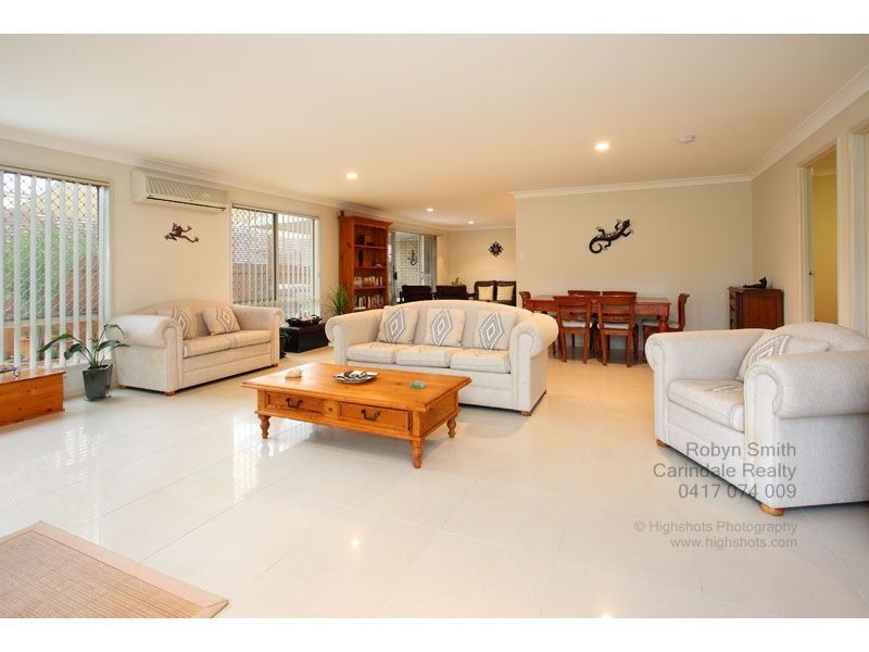 2 Holland Place, Carindale QLD 4152