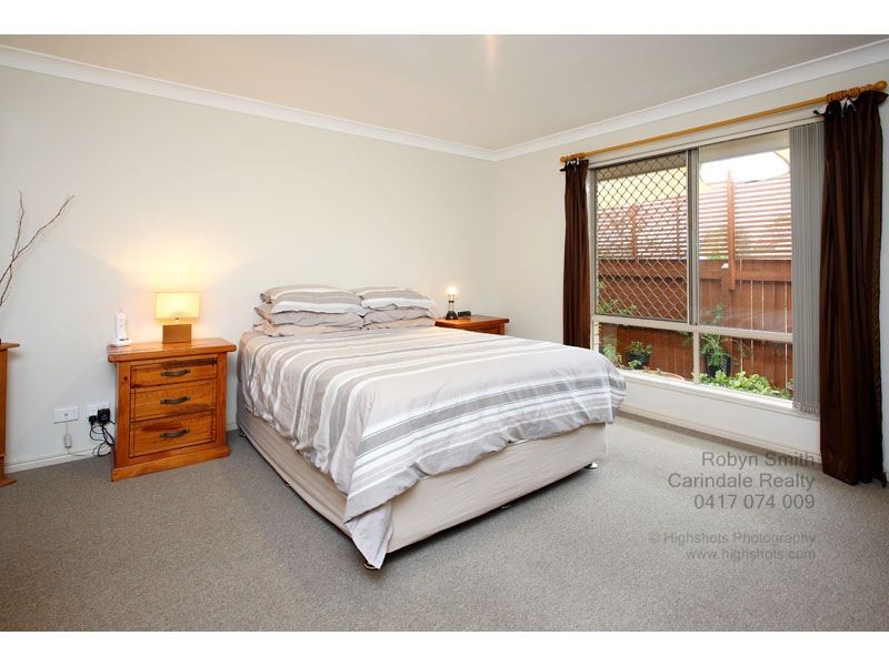 2 Holland Place, Carindale QLD 4152