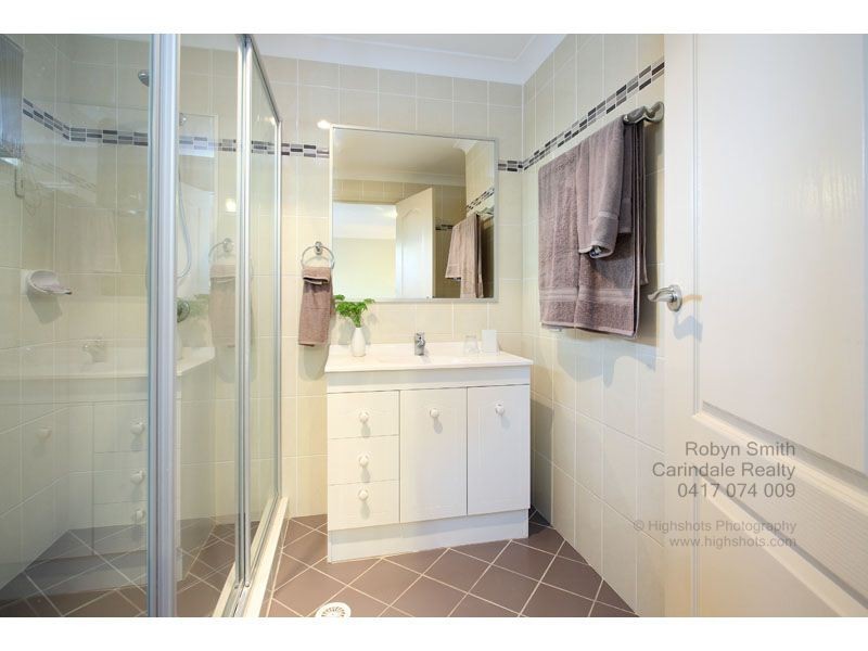 2 Holland Place, Carindale QLD 4152