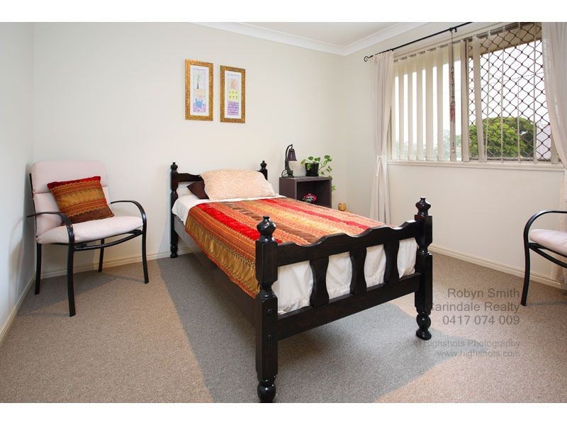 2 Holland Place, Carindale QLD 4152