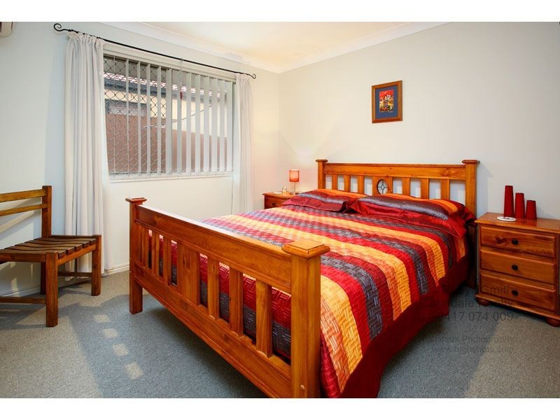 2 Holland Place, Carindale QLD 4152