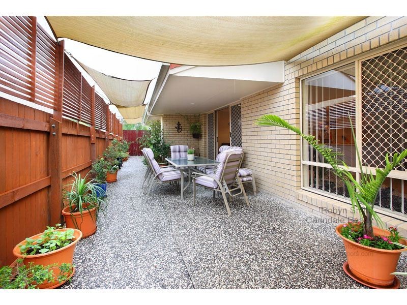2 Holland Place, Carindale QLD 4152