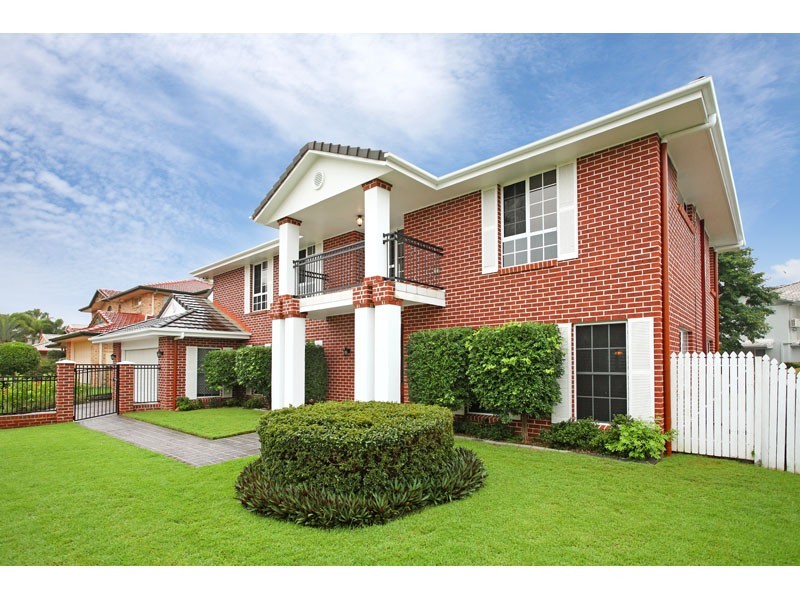 5  Pinehurst Place, Carindale QLD 4152