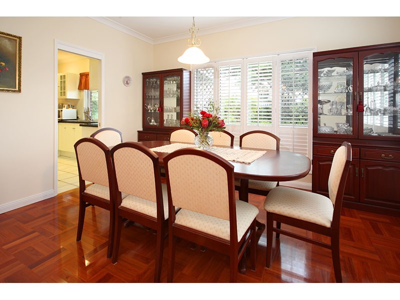 5  Pinehurst Place, Carindale QLD 4152