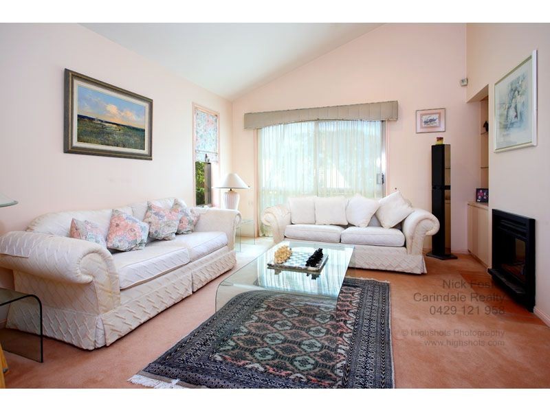 8 Carnegie Court, Carindale QLD 4152