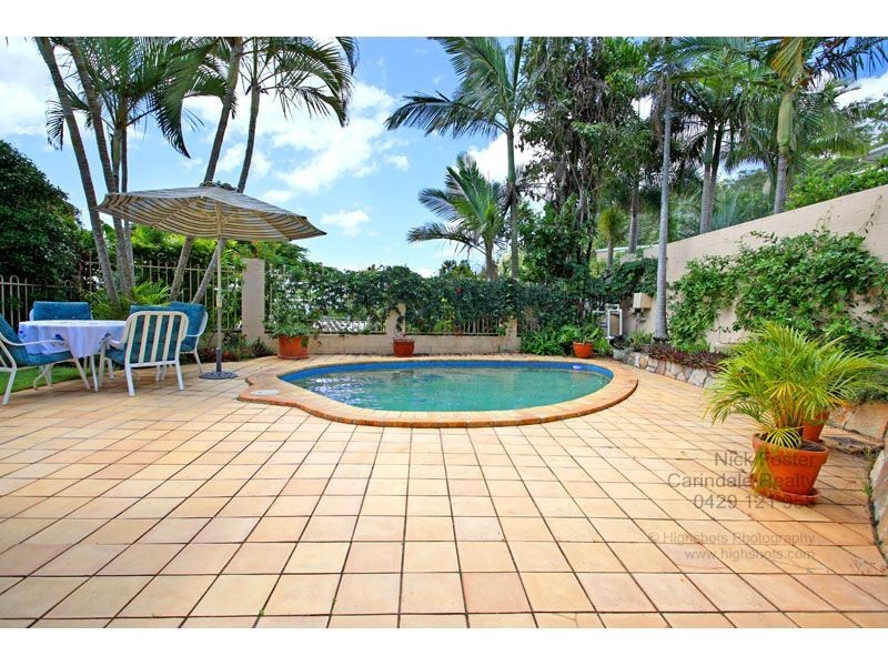 8 Carnegie Court, Carindale QLD 4152