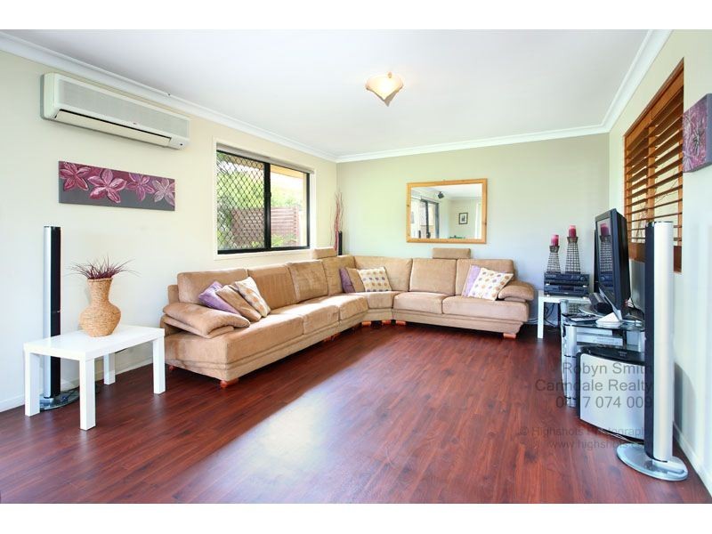 12 Narrabeen Crescent, Carindale QLD 4152