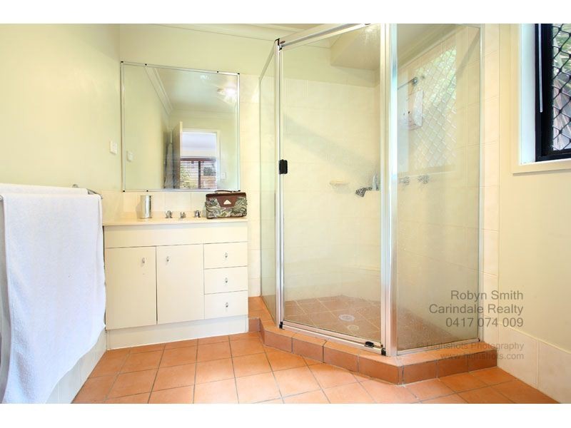 12 Narrabeen Crescent, Carindale QLD 4152