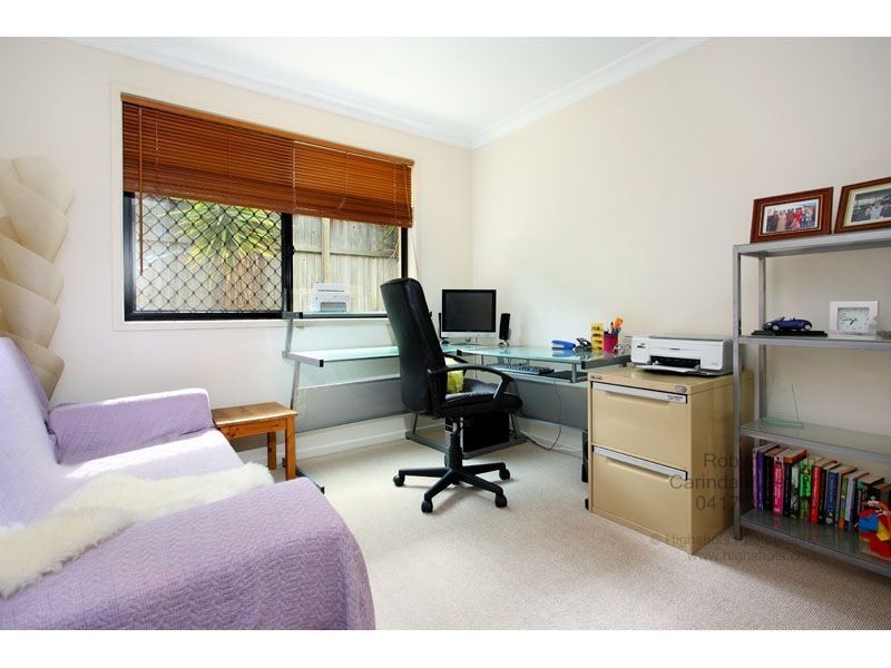 12 Narrabeen Crescent, Carindale QLD 4152