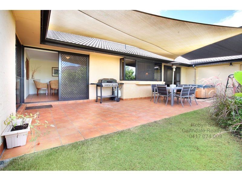 12 Narrabeen Crescent, Carindale QLD 4152