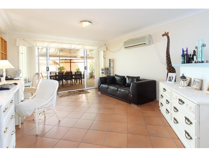 9 Michelangelo Crescent, Mackenzie QLD 4156