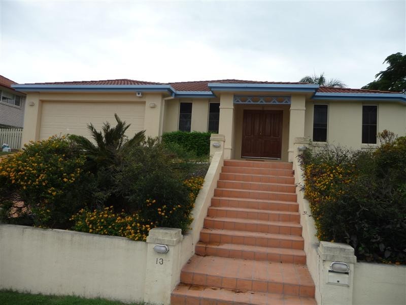 13  Raphael Place, Mackenzie QLD 4156