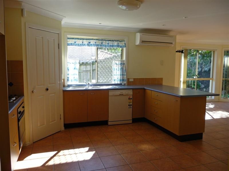 13  Raphael Place, Mackenzie QLD 4156