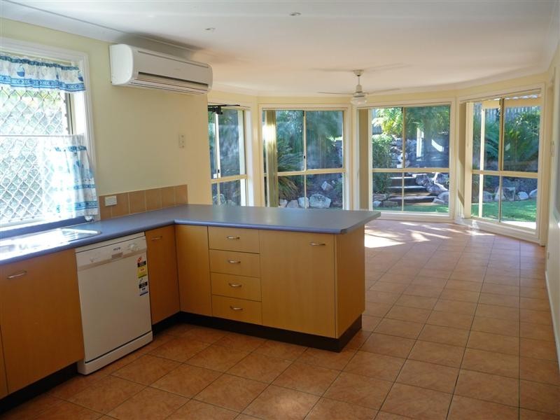 13  Raphael Place, Mackenzie QLD 4156