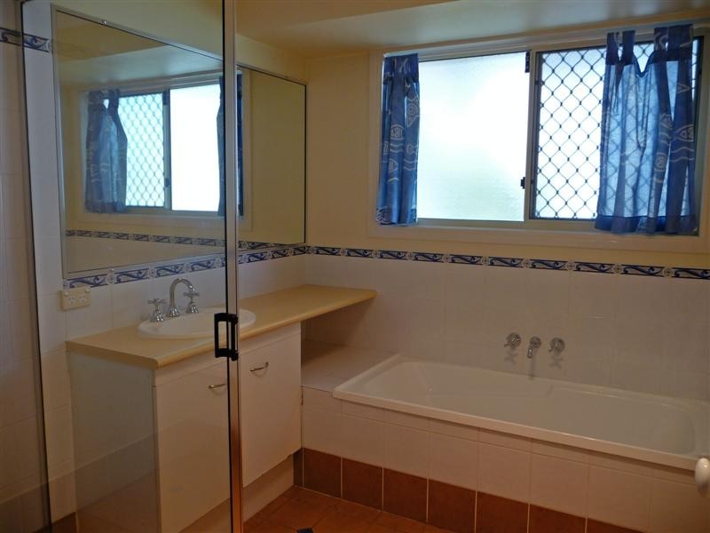 13  Raphael Place, Mackenzie QLD 4156