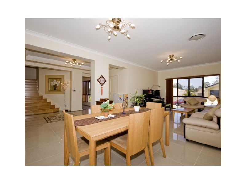 5  Vaucluse Place, Mansfield QLD 4122