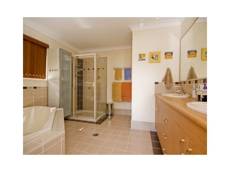 5  Vaucluse Place, Mansfield QLD 4122