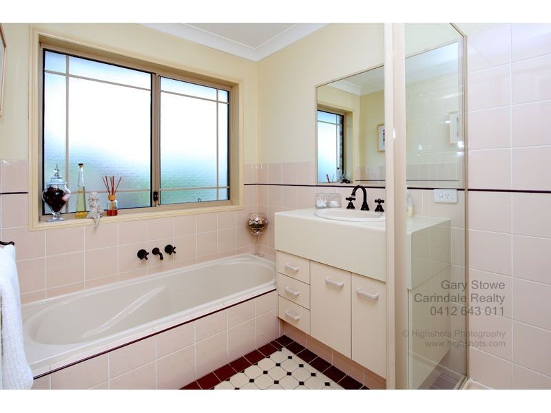 135 Cribb Road, Carindale QLD 4152