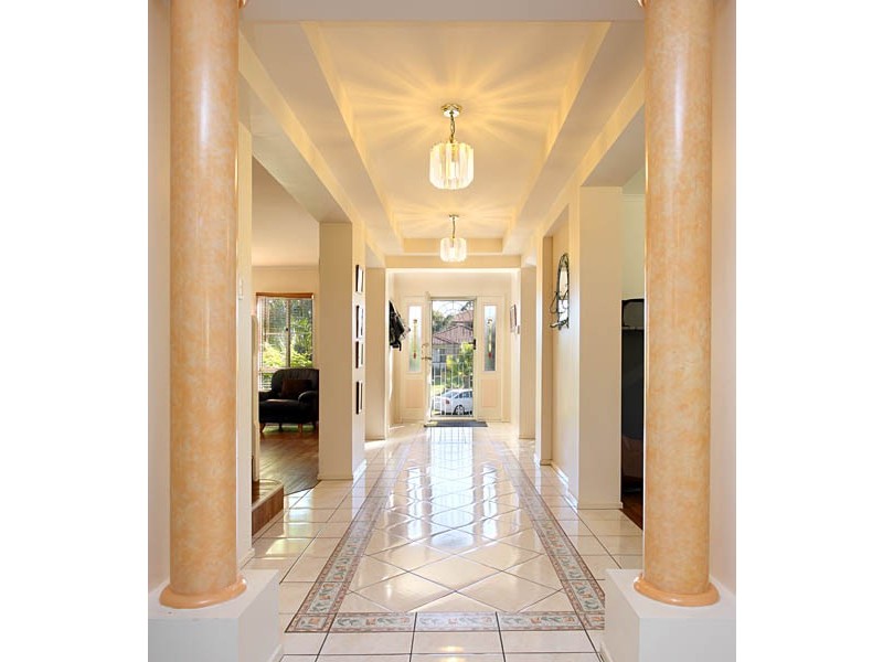 11 Eucalypt Close, Mackenzie QLD 4156