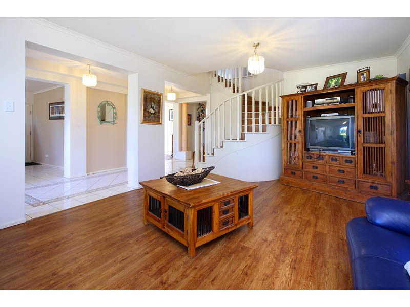 11 Eucalypt Close, Mackenzie QLD 4156