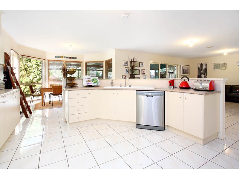 11 Eucalypt Close, Mackenzie QLD 4156