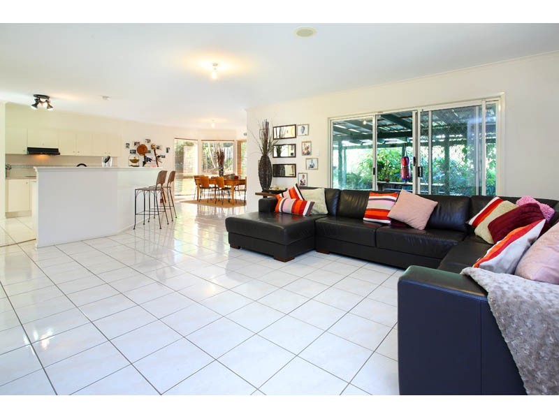 11 Eucalypt Close, Mackenzie QLD 4156