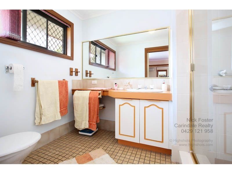 397 Winstanley Street, Carindale QLD 4152