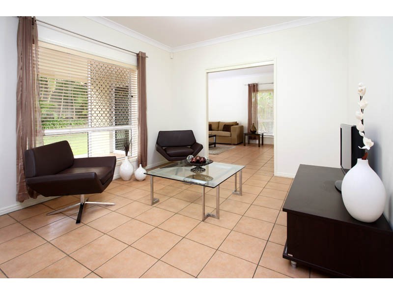 9 Turnberry Place, Carindale QLD 4152