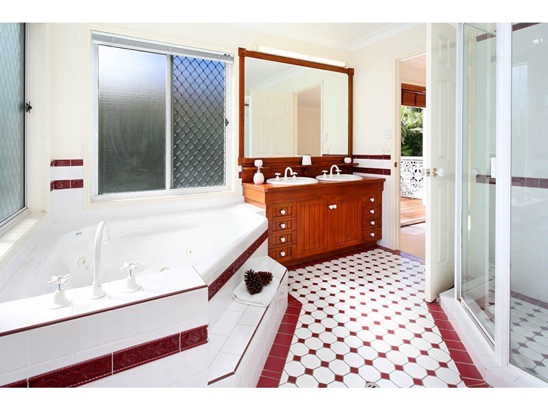 9 Turnberry Place, Carindale QLD 4152