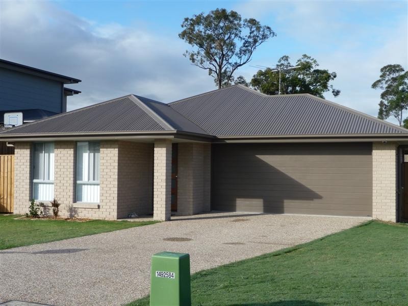6 Alexander Close, Mackenzie QLD 4156