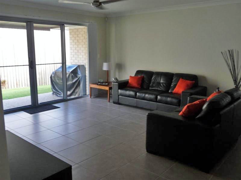 6 Alexander Close, Mackenzie QLD 4156