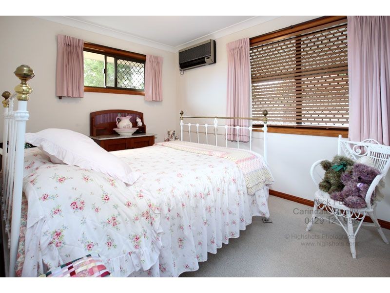 76 Cadogan Street, Carindale QLD 4152