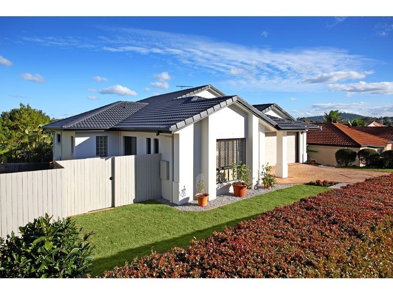 26 St Andrews Crescent, Carindale QLD 4152