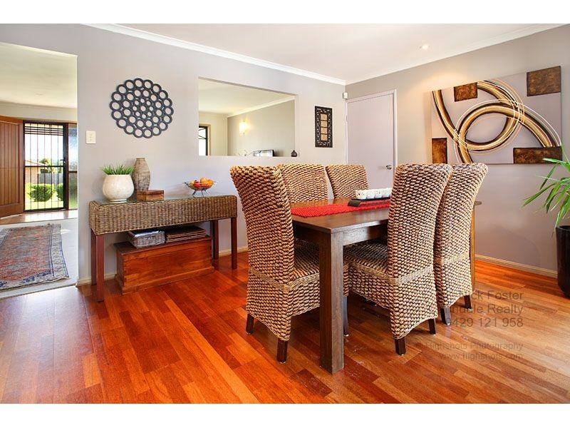 42 Aspen Street, Carindale QLD 4152