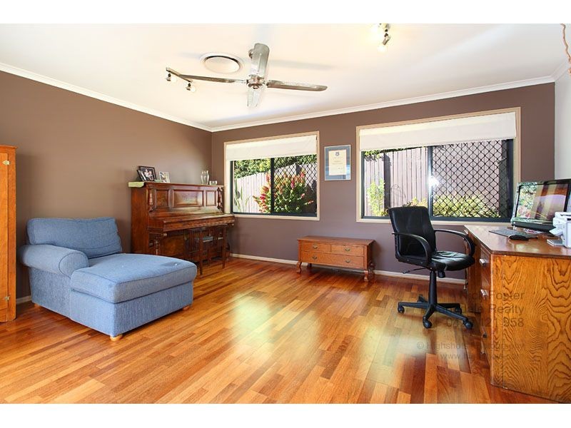 42 Aspen Street, Carindale QLD 4152