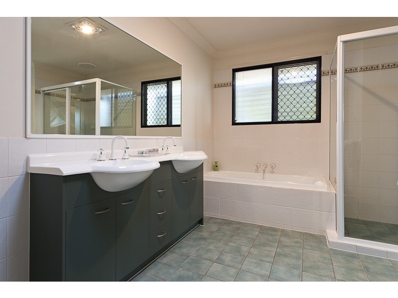 90 110 Scrub Road, Carindale QLD 4152