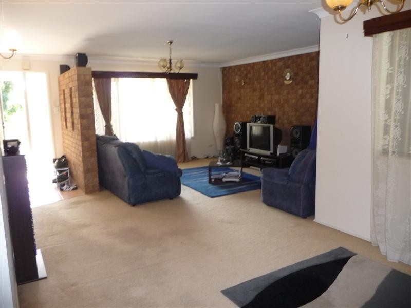 64 Donnington Street, Carindale QLD 4152