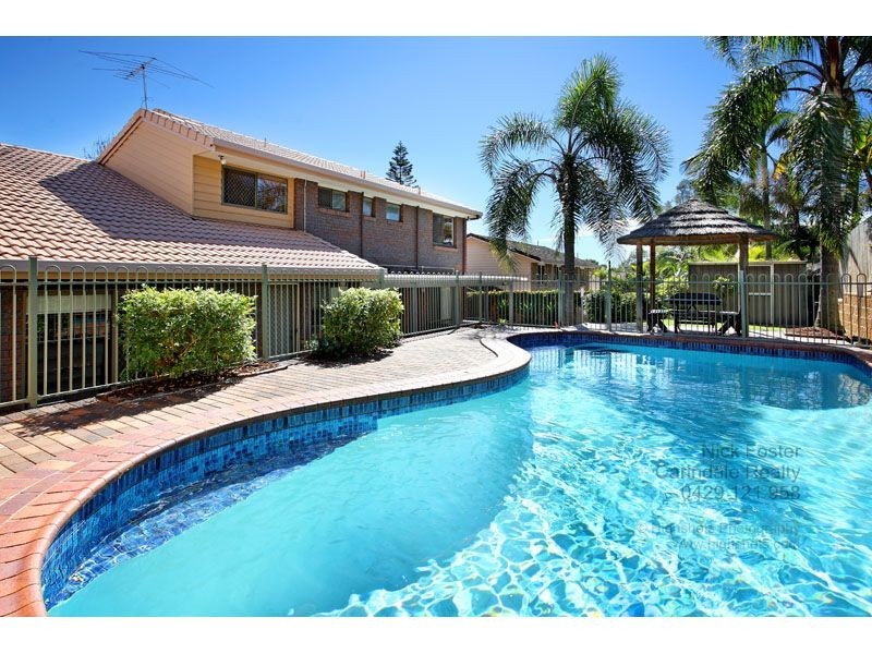 18 Raymore Court, Carindale QLD 4152