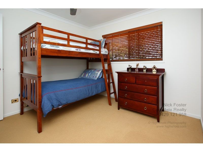 18 Raymore Court, Carindale QLD 4152