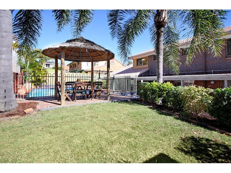 18 Raymore Court, Carindale QLD 4152