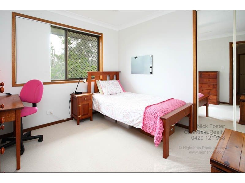 6  Naretha Street, Carindale QLD 4152