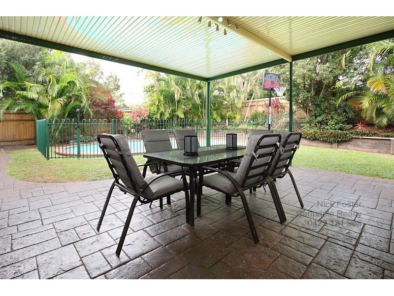 6  Naretha Street, Carindale QLD 4152