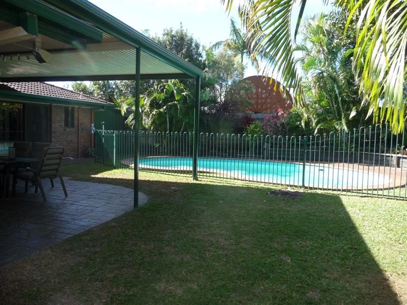 6  Naretha Street, Carindale QLD 4152