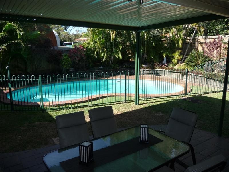 6  Naretha Street, Carindale QLD 4152