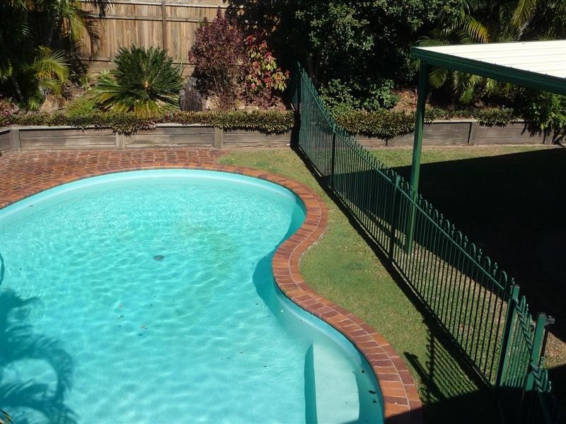 6  Naretha Street, Carindale QLD 4152