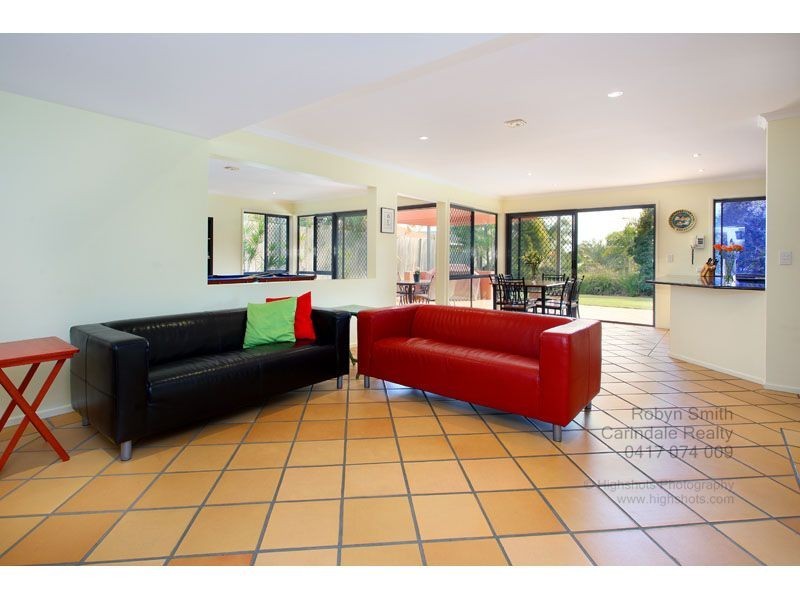 11 Homewood Place, Carindale QLD 4152